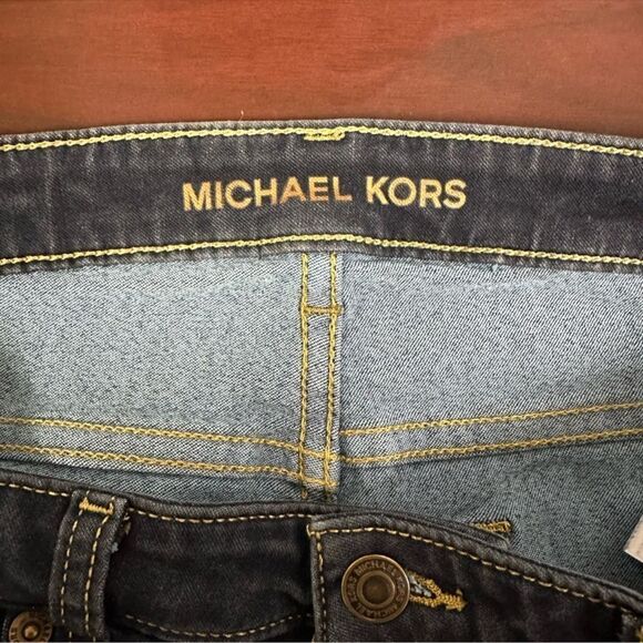 MK 10 IZZY SKINNY DARK WASH LIGHTWEIGHT 28” INSEAM JEANS - Picture 6 of 13